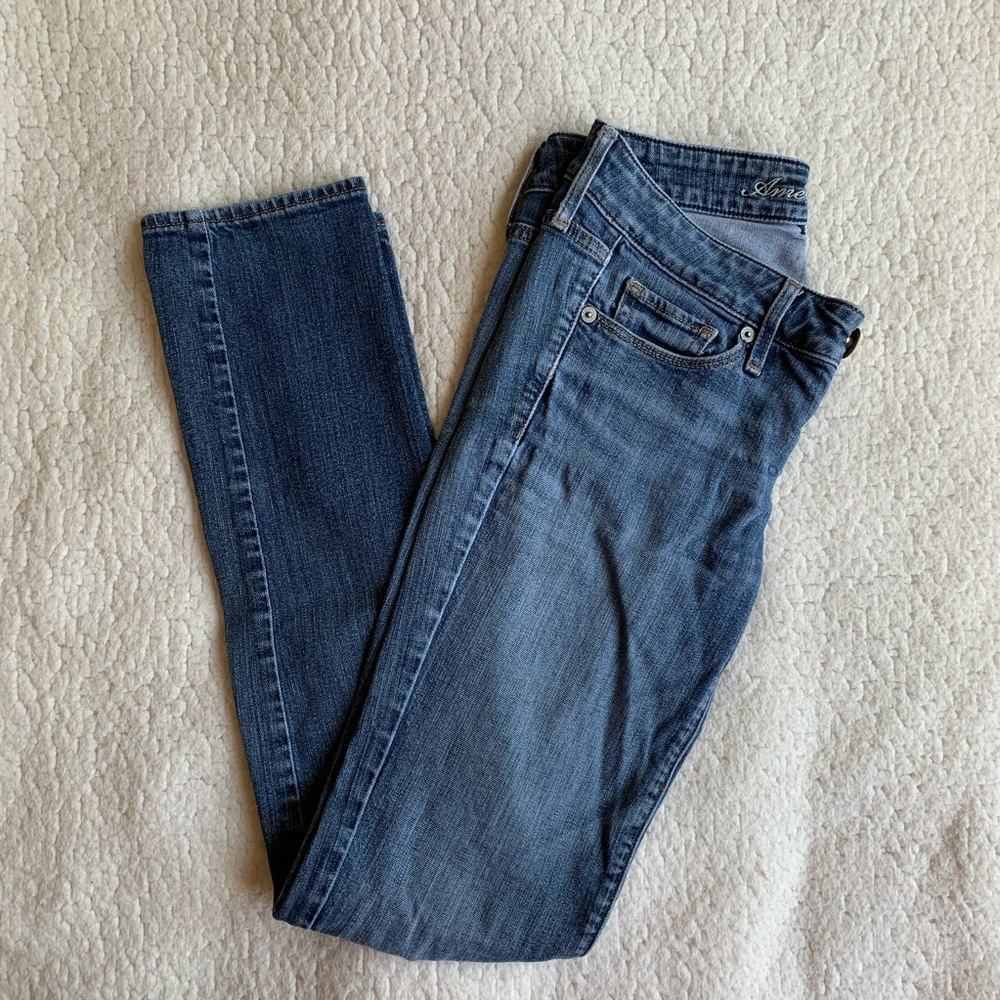 American Eagle Medium Wash Skinny Jeans - Size 4